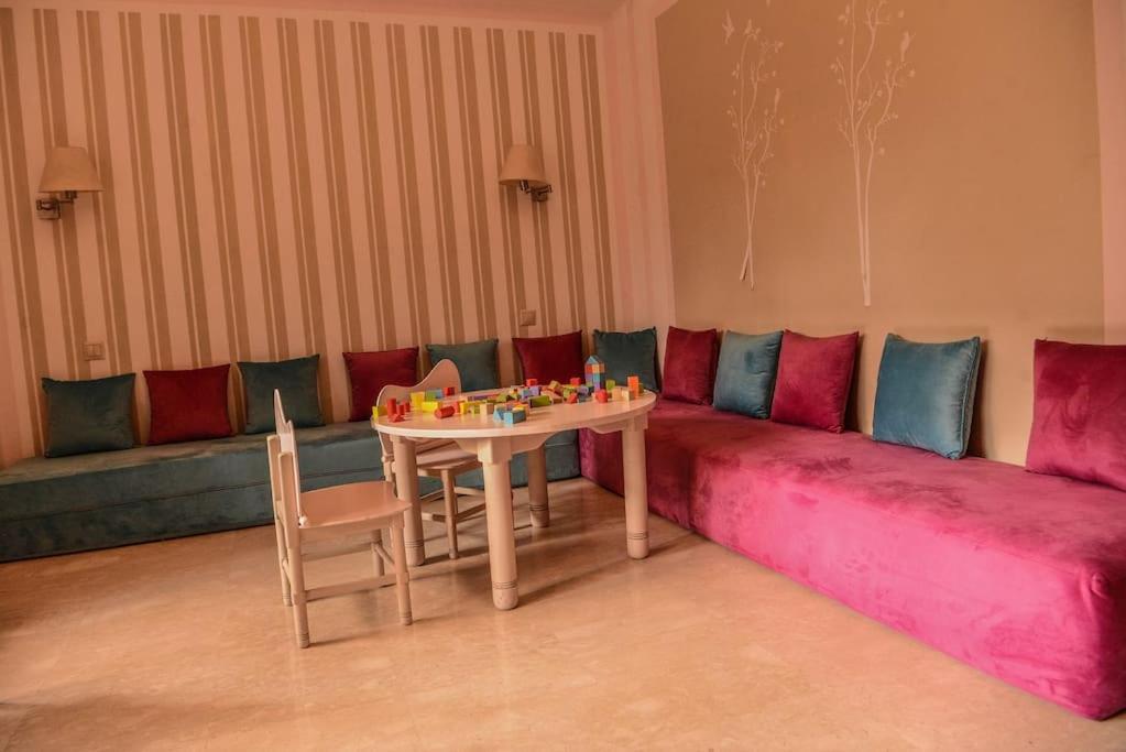 Beautiful, Great Equipped 122 M Holiday Apartment Near Majorelle Garden And Gueliz With Pool Views And A Large Balcony And Terrace Marrakesh Exterior photo