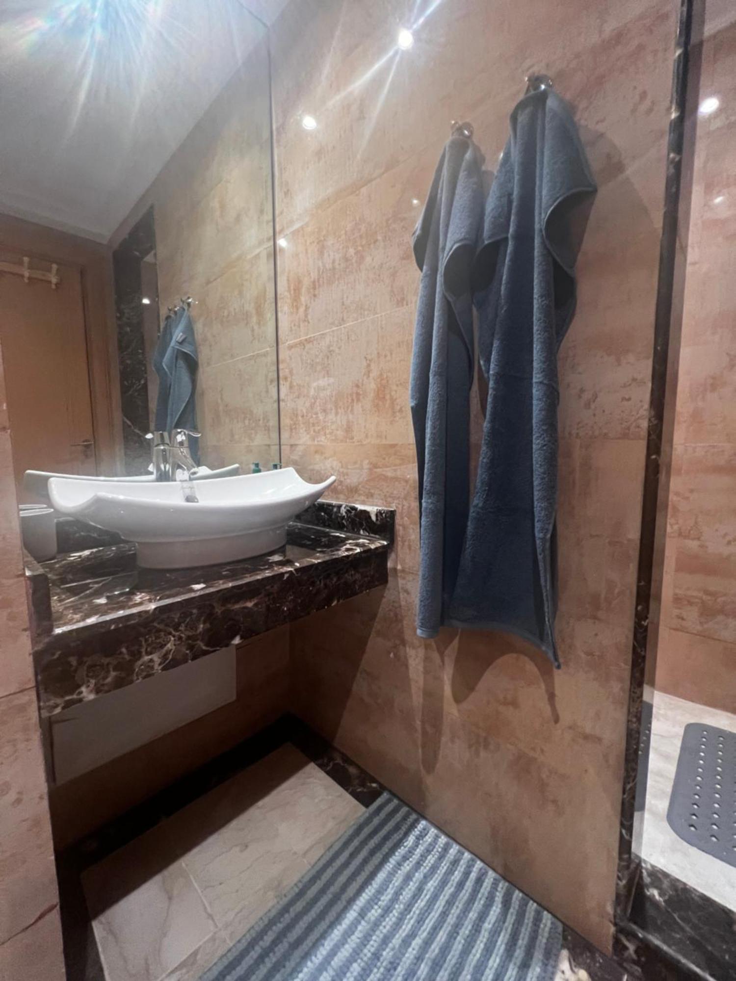 Beautiful, Great Equipped 122 M Holiday Apartment Near Majorelle Garden And Gueliz With Pool Views And A Large Balcony And Terrace Marrakesh Exterior photo